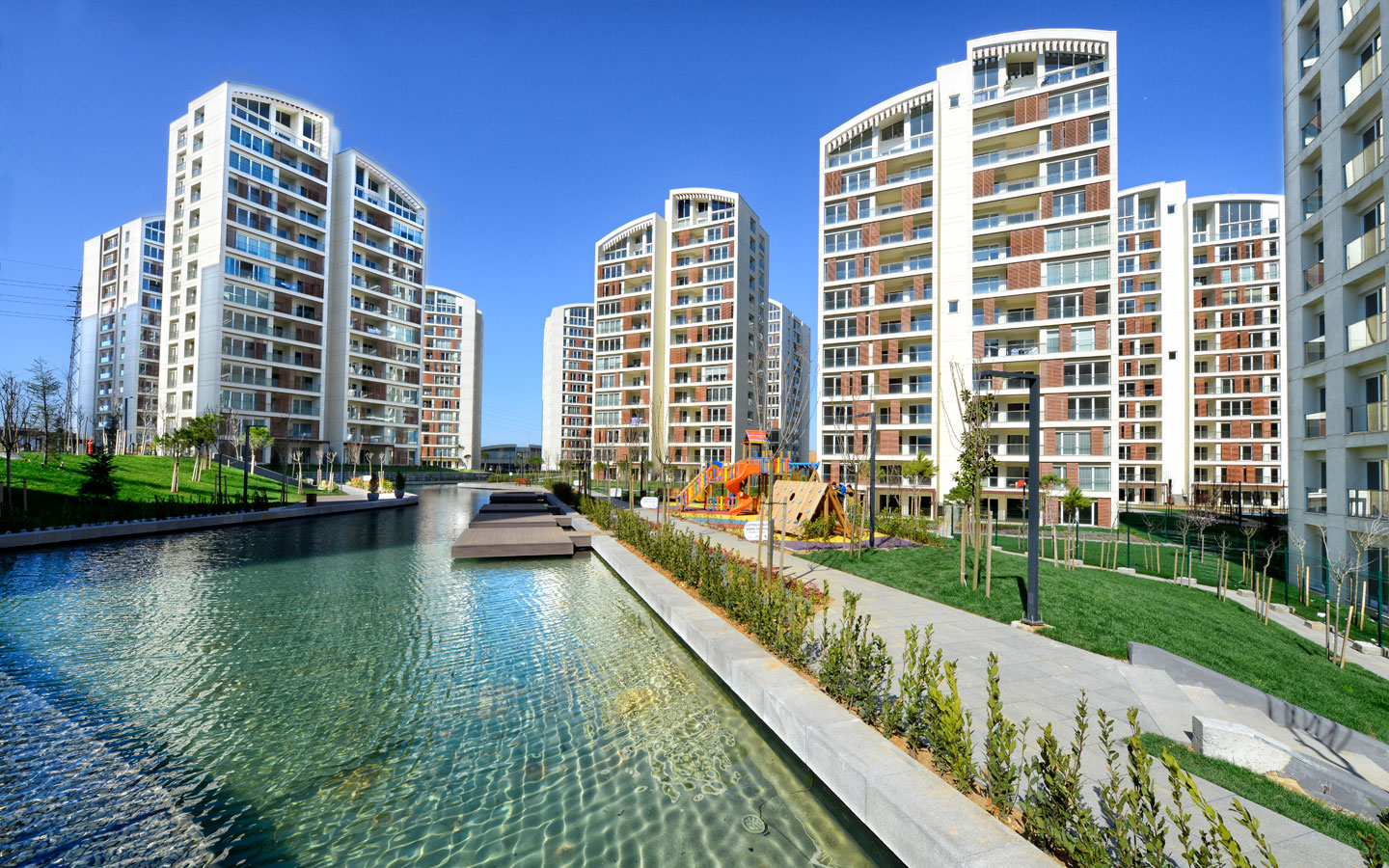 Brand New 1 Bedroom Apartment In First Class Location